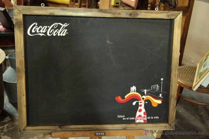 Collecting of Coca-Cola and Pepsi: PIZARRA: COCA-COLA  (63 x 49 cm.) f&uacute;tbol