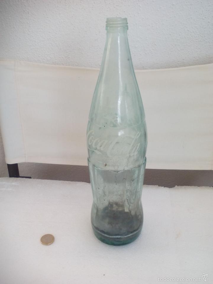 Collecting of Coca-Cola and Pepsi: Antigua botella de Coca-Cola, de 1 Litro.
