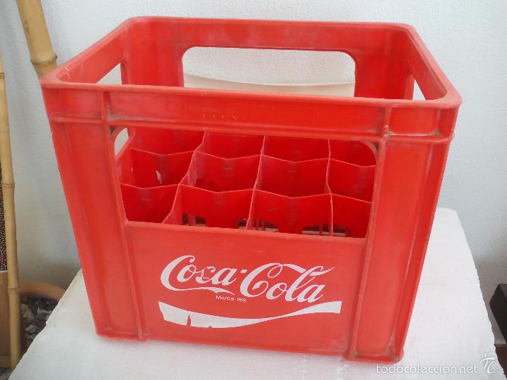 Collecting of Coca-Cola and Pepsi: Antigua Caja vacia de Coca-Cola, para 12 botellas de 1 litro.