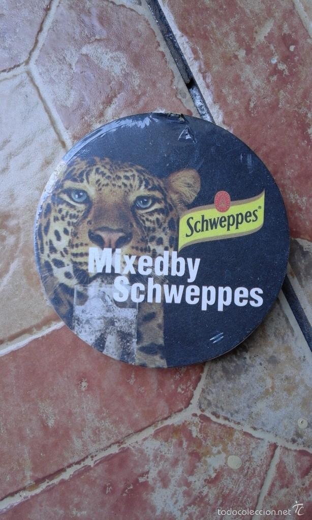 Coleccionismo de Coca-Cola y Pepsi: Posavasos de refresco Schweppes Mixed by Schweppes - Foto 1