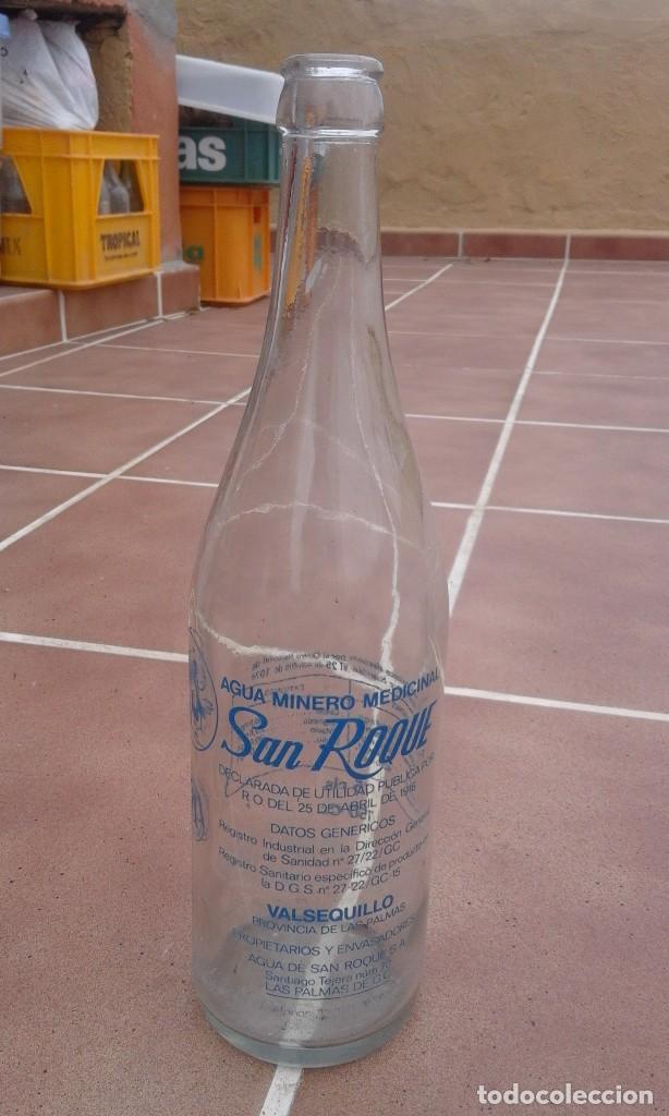 Colecionismo de Coca-Cola e Pepsi: Antigua botella 0,75 Agua gaseosa San Roque Las Palmas Canaria serigraf&iacute;a versi&oacute;n Muy Rara a&ntilde;o 70