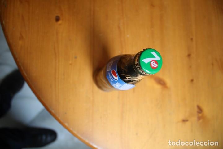 Collectionnisme de Coca-Cola et Pepsi: BOTELLA PEPSI CON CAHAPA DE SEVEN UP