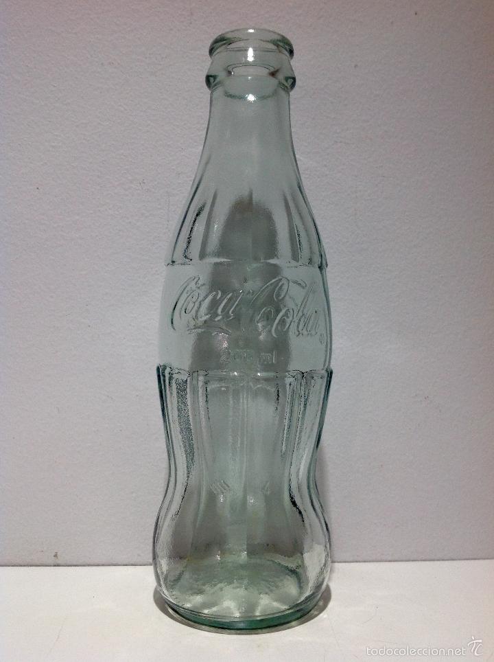Coleccionismo de Coca-Cola y Pepsi: ANTIGUA BOTELLA DE COCA COLA 200 ML, LETRAS EN RELIEVE