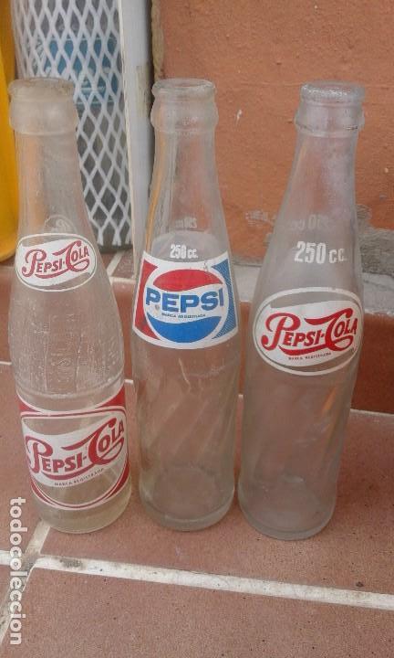 Colecionismo de Coca-Cola e Pepsi: Antigua botella serigrafia pepsi cola 2 modelos a&ntilde;os muy antiguas 60 y 70 Las Palmas