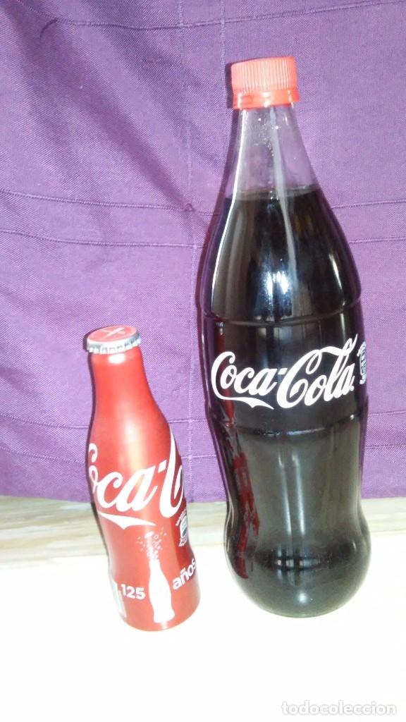 Coleccionismo de Coca-Cola y Pepsi: Dos botellas Coca Cola...la grande es de un litro y de cristal