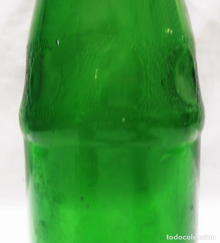Coleccionismo de Coca-Cola y Pepsi: BOTELLA VERDE , PROPIEDAD COCA COLA - Foto 2