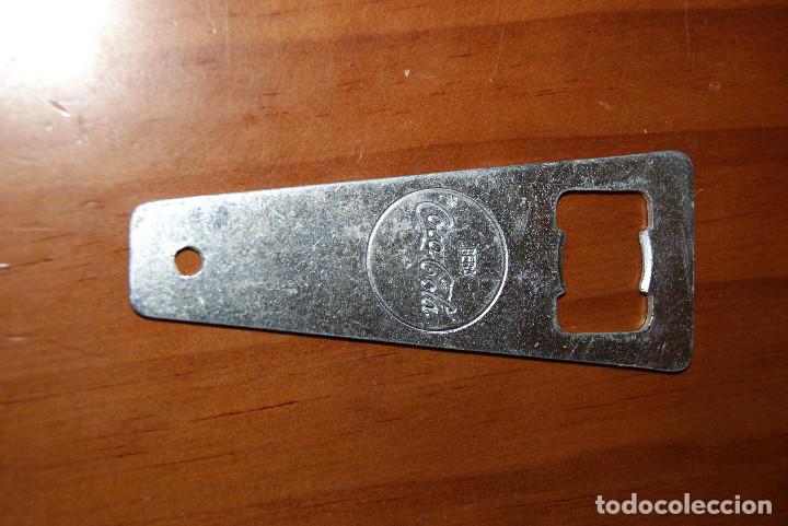 Coleccionismo de Coca-Cola y Pepsi: Abridor coca cola. Usado. Modelo bordes rectos. - Foto 2