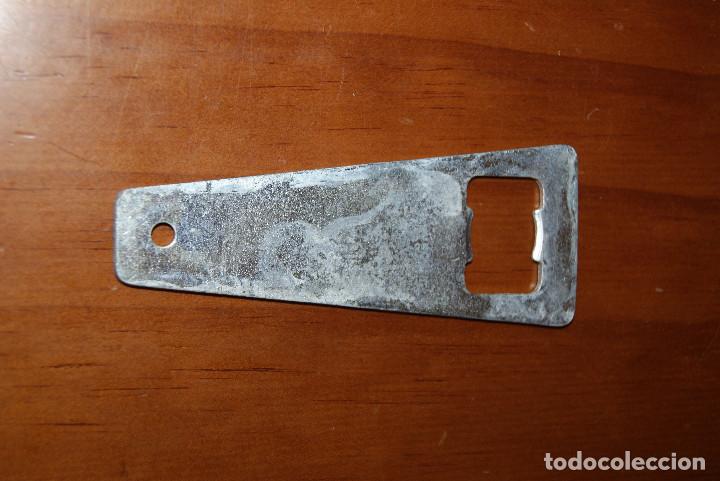 Coleccionismo de Coca-Cola y Pepsi: Abridor coca cola. Usado. Modelo bordes rectos. - Foto 4