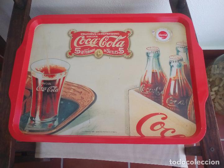 Collezionismo di Coca-Cola e Pepsi: Bandeja de chapa con publicidad de antiguo cartel de Coca-Cola. 48 x 34 cm