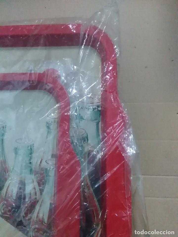 Coleccionismo de Coca-Cola y Pepsi: Coca cola bandejas y silbatos - Foto 2