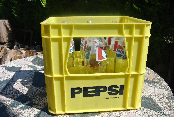 Coleccionismo de Coca-Cola y Pepsi: Caja de bebidas con botellas de Pepsi - Foto 1
