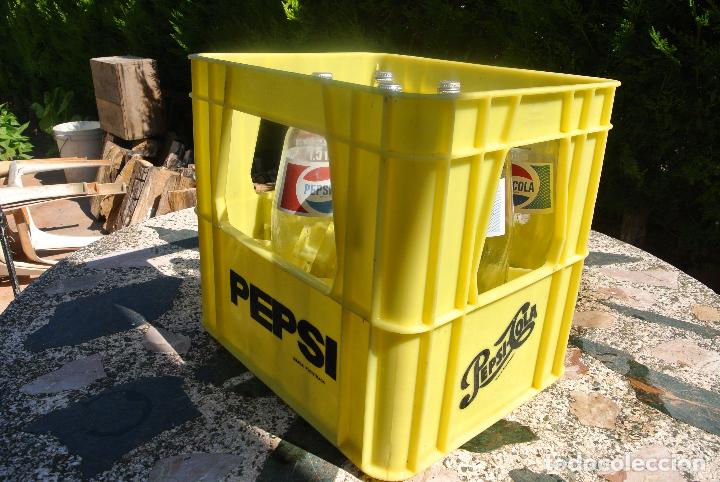 Coleccionismo de Coca-Cola y Pepsi: Caja de bebidas con botellas de Pepsi - Foto 4