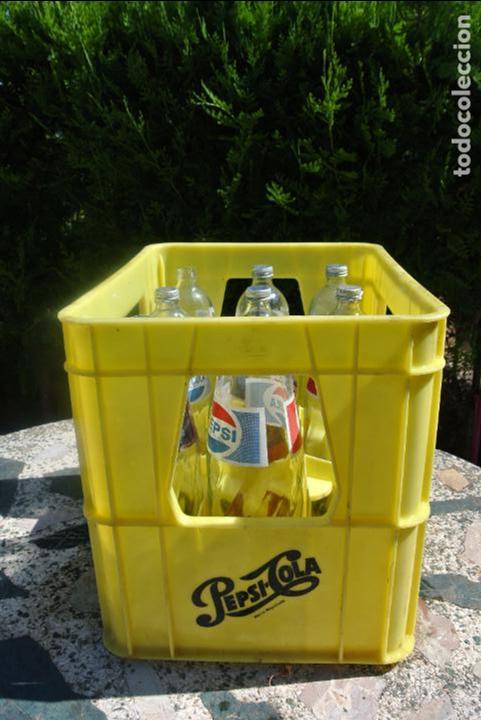 Coleccionismo de Coca-Cola y Pepsi: Caja de bebidas con botellas de Pepsi - Foto 8