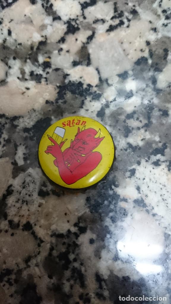 Coleccionismo de Coca-Cola y Pepsi: CHAPA CORONA SATAN - Foto 1