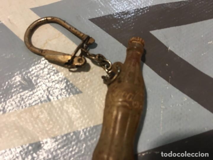 Coleccionismo de Coca-Cola y Pepsi: ANTIGUO LLAVERO BOTELLA COCA COLA - Foto 2