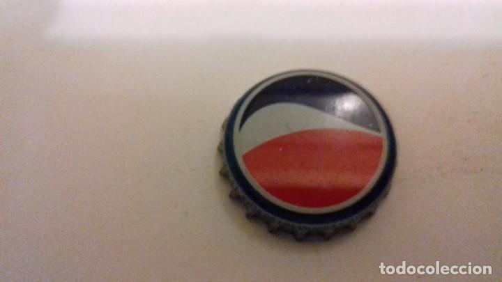 Collezionismo di Coca-Cola e Pepsi: Chapa con forma de corona de Pepsi en perfecto estado