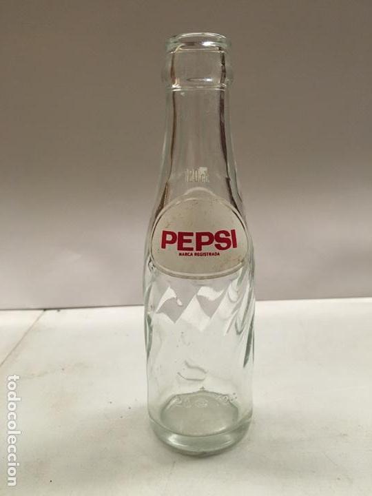 Coleccionismo de Coca-Cola y Pepsi: ANTIGUA BOTELLA DE PEPSI DE 120 CC - Foto 2