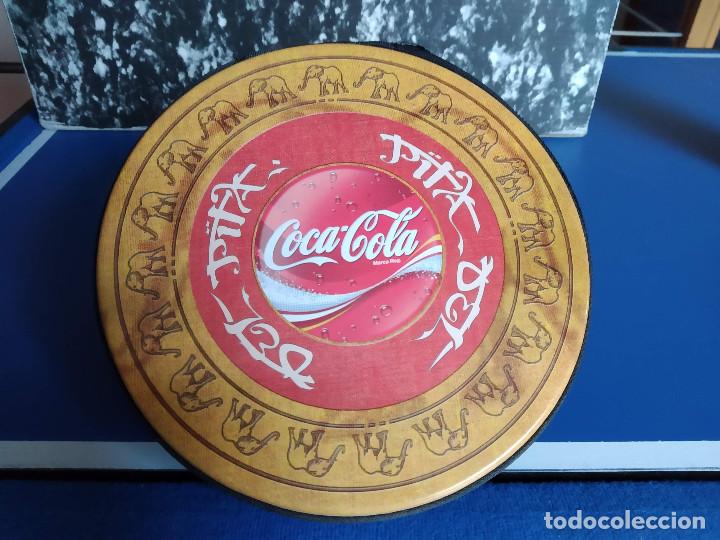Coleccionismo de Coca-Cola y Pepsi: LOTE COCA COLA. PORTA CD, COMBA Y MARACA - Foto 2