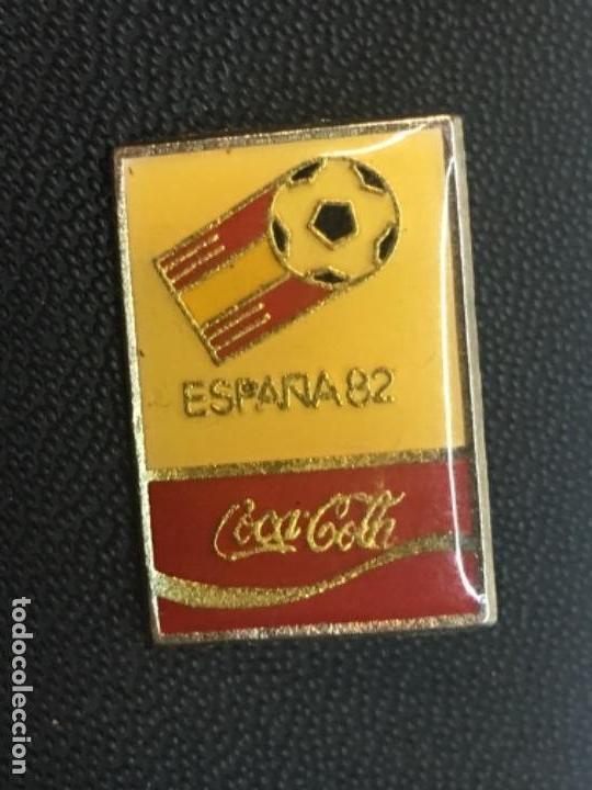 Colecionismo de Coca-Cola e Pepsi: Original pin metal mundial f&uacute;tbol 82 cocacola coca-cola