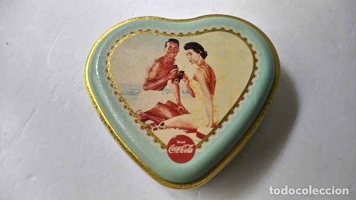 Coleccionismo de Coca-Cola y Pepsi: Caja de lata Coca cola coraz&oacute;n 1990 - Foto 2