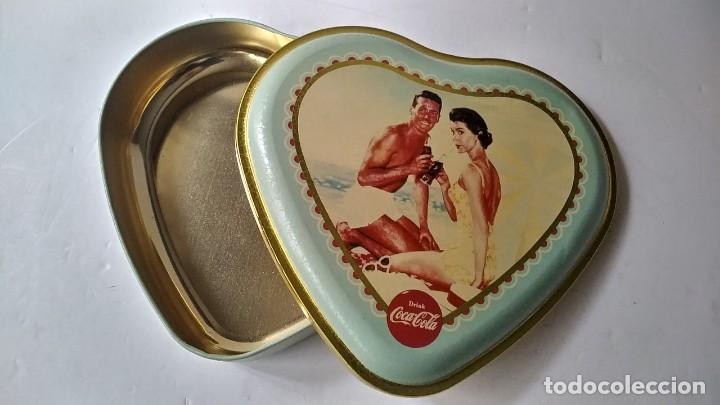 Coleccionismo de Coca-Cola y Pepsi: Caja de lata Coca cola coraz&oacute;n 1990 - Foto 5