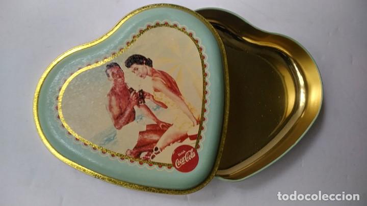 Coleccionismo de Coca-Cola y Pepsi: Caja de lata Coca cola coraz&oacute;n 1990 - Foto 7