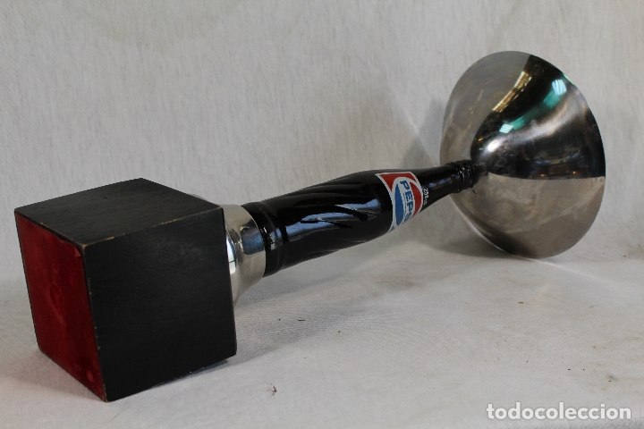 Coleccionismo de Coca-Cola y Pepsi: trofeo con botella de pepsi - cola - Foto 2