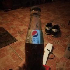 Coleccionismo de Coca-Cola y Pepsi: BOTELLA REFRESCO GASEOSA LLENA PEPSI COLA LIGHT CHAPA CORONA. LAS PALMAS AHEMON CANARIAS