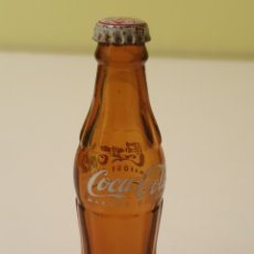 Coleccionismo de Coca-Cola y Pepsi: BOTELLA EN MINIATURA REALIZADA EN CRISTAL DE LA MARCA COCACOLA. Lote 133651947