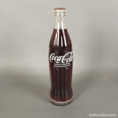 Coleccionismo de Coca-Cola y Pepsi: BOTELLA DE COCA COLA. LLENA SIN ABRIR. ALEMANIA 1967. Lote 177301087