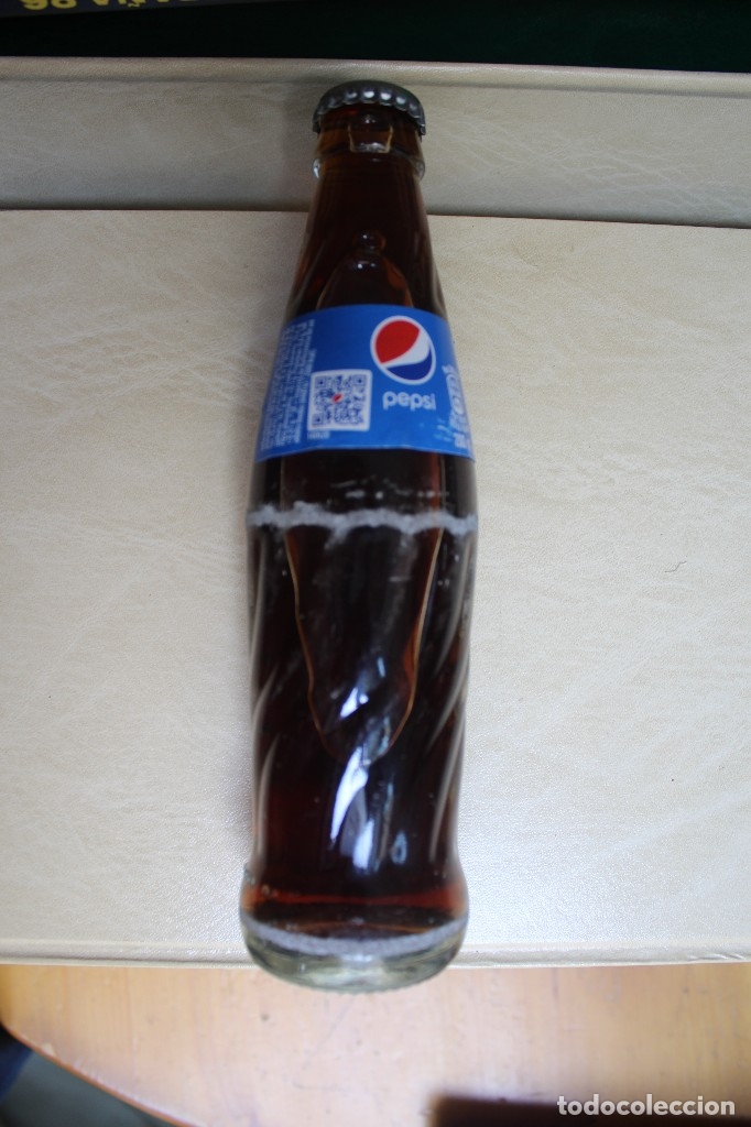 Collecting of Coca-Cola and Pepsi: BOTELLA PEPSI CON CHAPA DE SEVEN UP