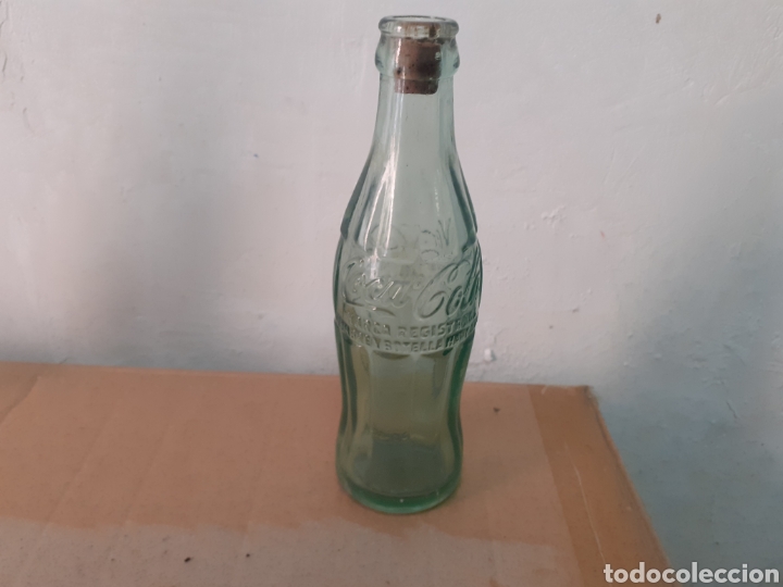 Coleccionismo de Coca-Cola y Pepsi: Botella grabada de coca cola - Foto 2