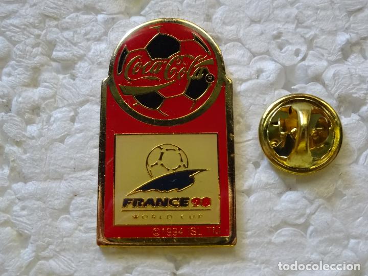 Sammeln von Coca-Cola und Pepsi: PIN DE COCA COLA / DEPORTES. COPA DEL MUNDO. MUNDIAL F&Uacute;TBOL. FRANCIA 98 1998