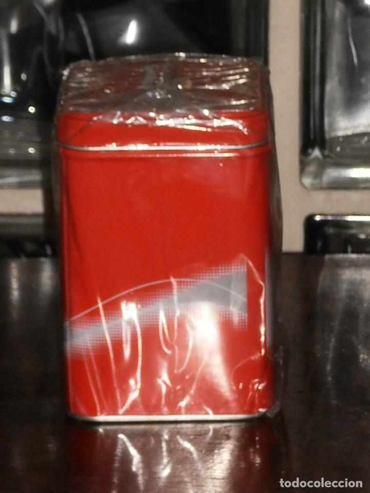 Coleccionismo de Coca-Cola y Pepsi: CAJA METALICA DE COCA COLA &ndash; PRECINTADA E IMPECABLE - Foto 3