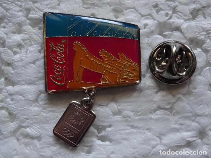 Sammeln von Coca-Cola und Pepsi: PIN DE COCA COLA / DEPORTES. JUEGOS OL&Iacute;MPICOS OLIMPIADAS. ATENAS 2004 GRECIA. TERRAZA DE LOS LEONES