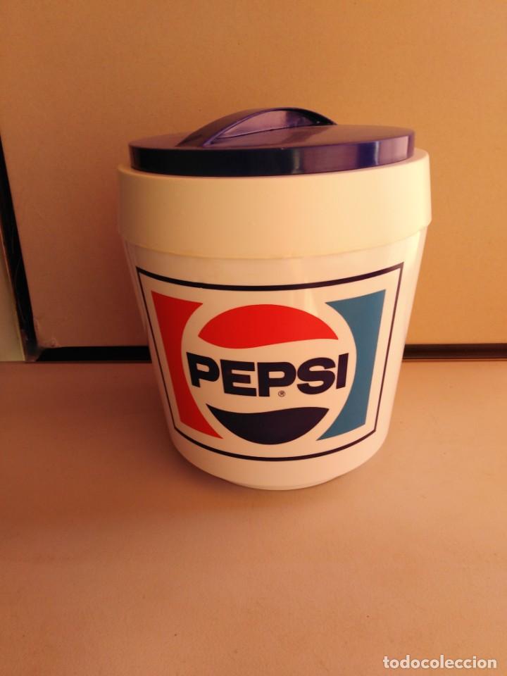 Coleccionismo de Coca-Cola y Pepsi: Cubitera Pepsi antigua - Foto 2