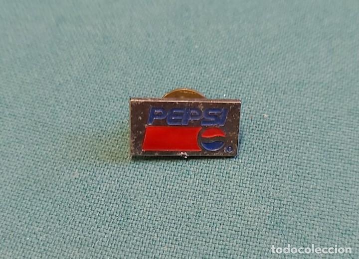 Collectionnisme de Coca-Cola et Pepsi: Pin o distintivo Pepsi