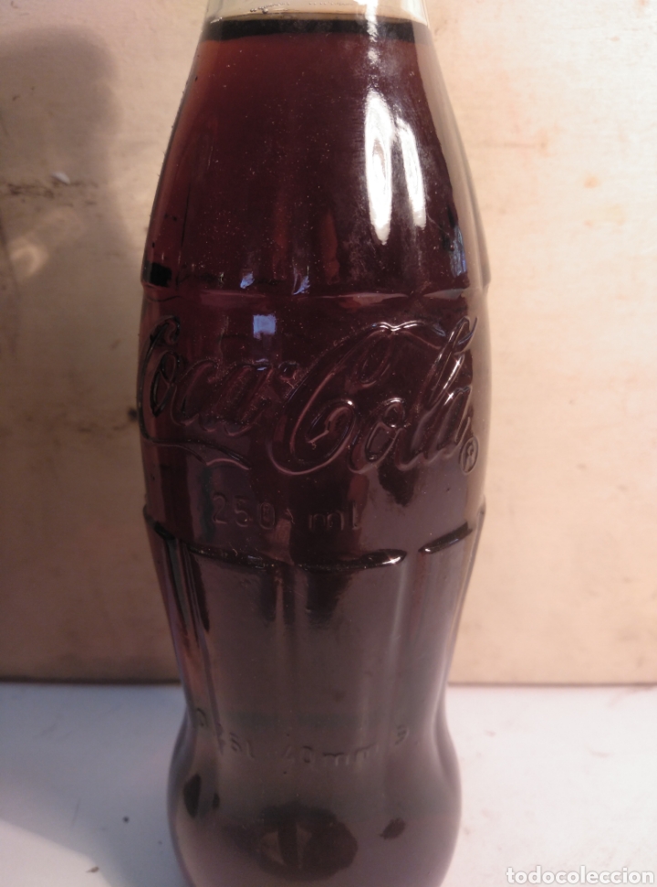 Coleccionismo de Coca-Cola y Pepsi: Lote 2 botellas Cocacola - Foto 3