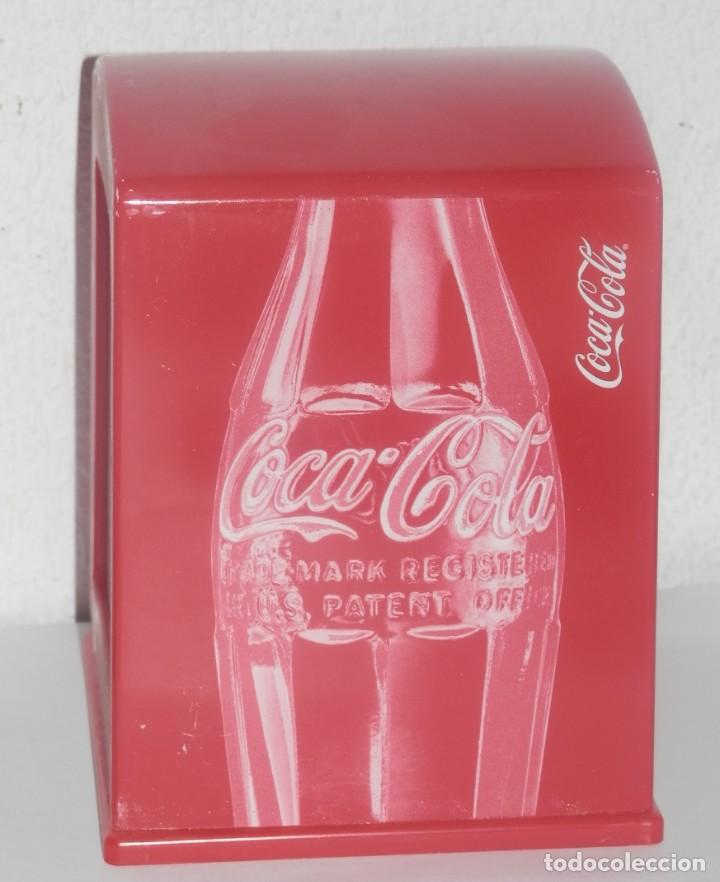 Collecting of Coca-Cola and Pepsi: SERVILLETERO DE LA COCA-COLA
