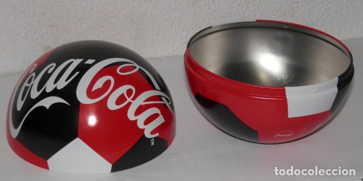 Coleccionismo de Coca-Cola y Pepsi: LATA EN FORMA DE BALON DE LA MARCA COCA-COLA - Foto 2