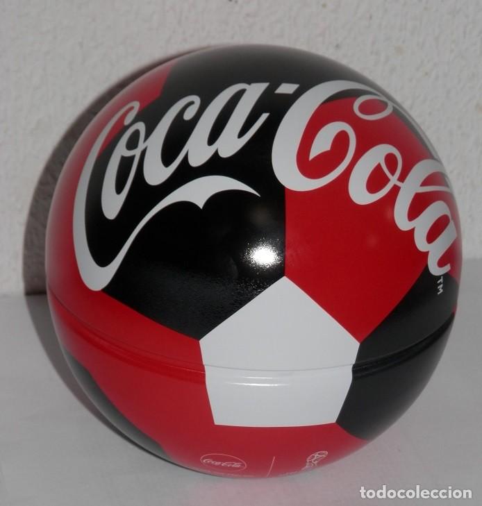 Collecting of Coca-Cola and Pepsi: LATA EN FORMA DE BALON DE LA MARCA COCA-COLA