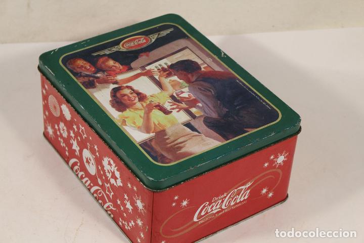 Collecting of Coca-Cola and Pepsi: cocacola // caja metalica