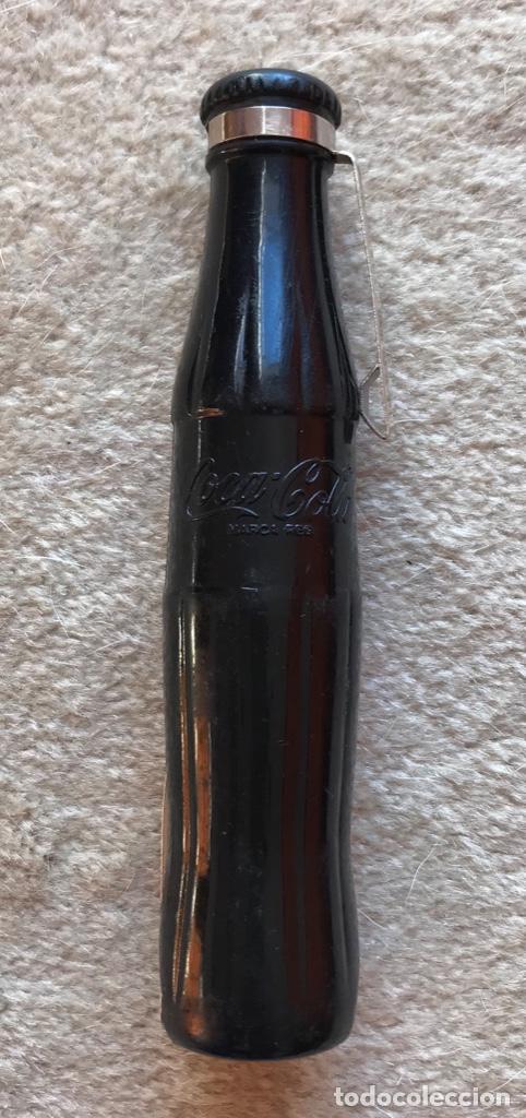 Coleccionismo de Coca-Cola y Pepsi: Antiguo abridor Abrebotellas de Coca Cola - Con forma de botella - Foto 5