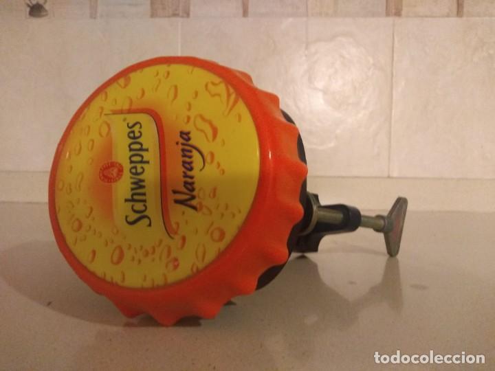 Coleccionismo de Coca-Cola y Pepsi: Abridor de barra Schweppes - Foto 2