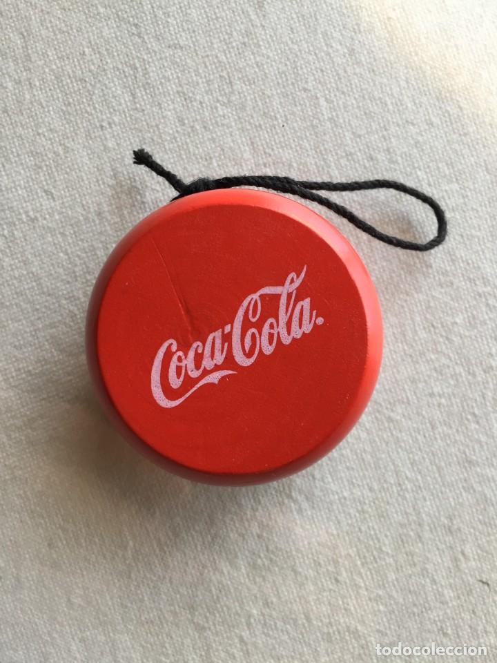 Coleccionismo de Coca-Cola y Pepsi: YOYO DE MADERA COCACOLA - Foto 1