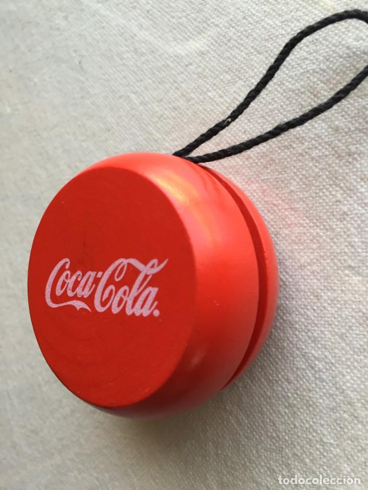 Coleccionismo de Coca-Cola y Pepsi: YOYO DE MADERA COCACOLA - Foto 2