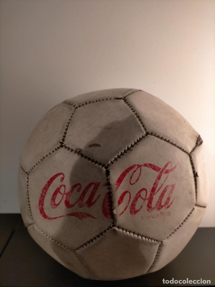 Collecting of Coca-Cola and Pepsi: COCA COLA ANTIGUO BAL&Oacute;N DE F&Uacute;TBOL SERIGRAFIADO EN UNA CARA