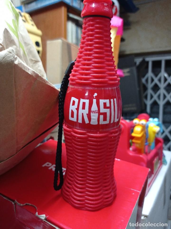 Coleccionismo de Coca-Cola y Pepsi: BOTELLA SILVATO Y MARACA. BRASIL COCA COLA 2014 - Foto 2