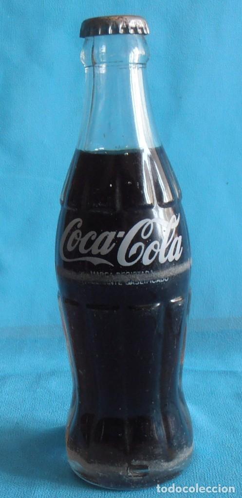 Coleccionismo de Coca-Cola y Pepsi: BOTELLA DE COCA COLA , LLENA , - Foto 1