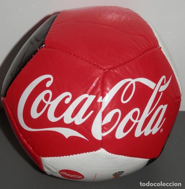 Coleccionismo de Coca-Cola y Pepsi: PEQUE&Ntilde;O BALON DE LA COCA - COLA - Foto 1